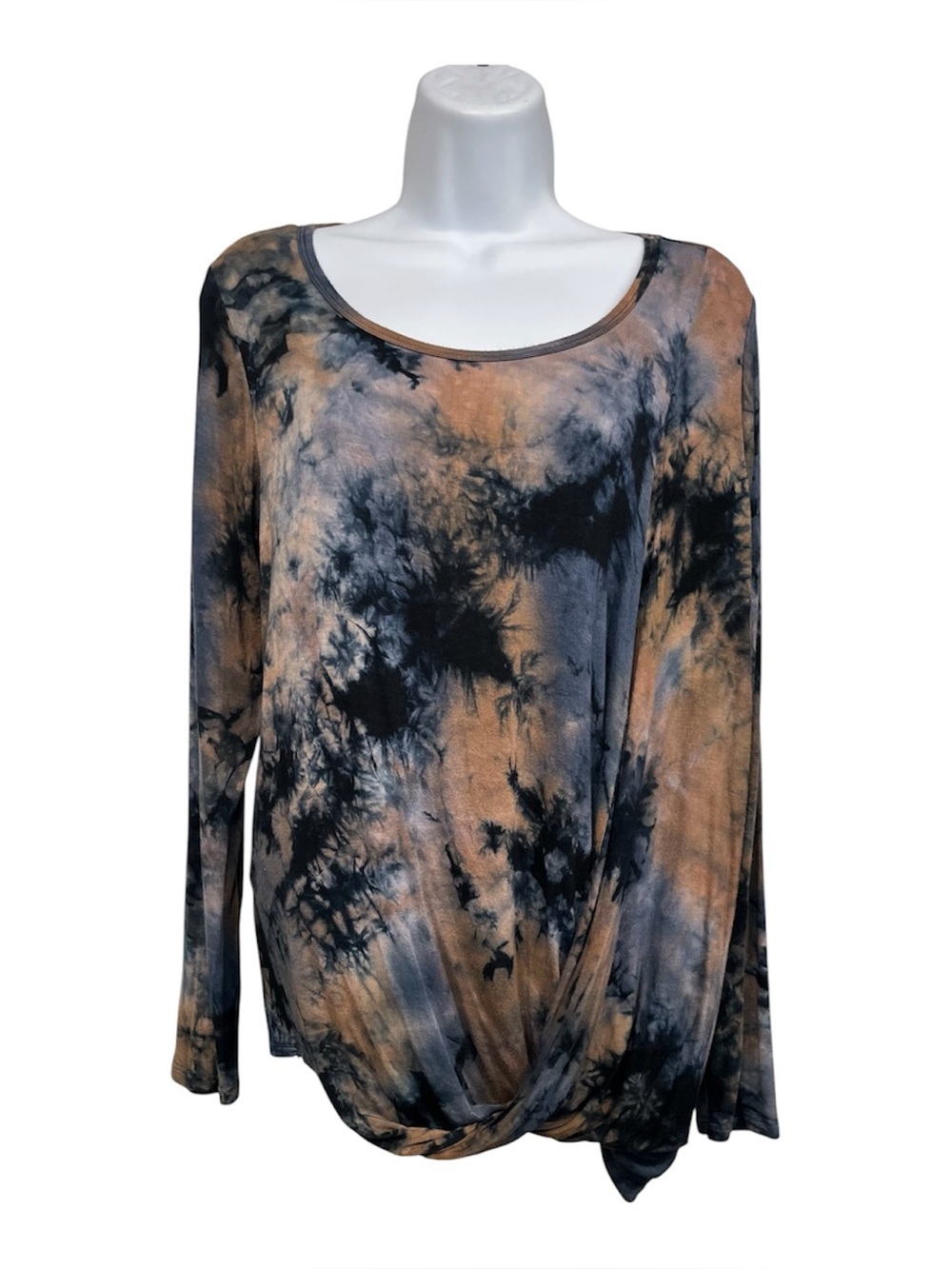 Vocal twist front stretchy tee size small